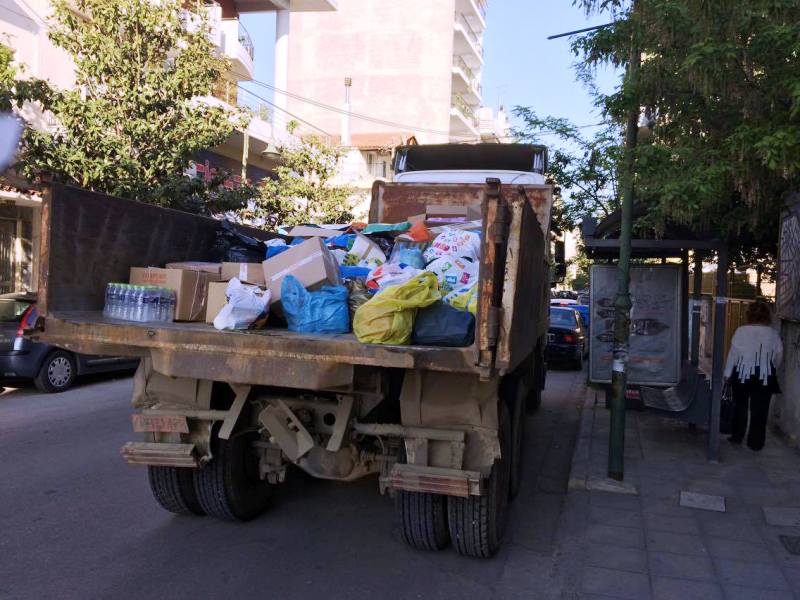 Παράδοση ειδών για πρόσφυγες από τον Δήμο Αγιάς